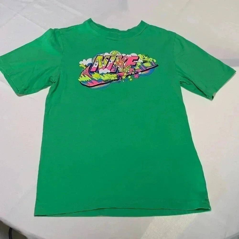 Nike girls t-shirt/tee-shirt, Size XS. Used excellent condition. Very Vibrant❣️ - Picture 1 of 3